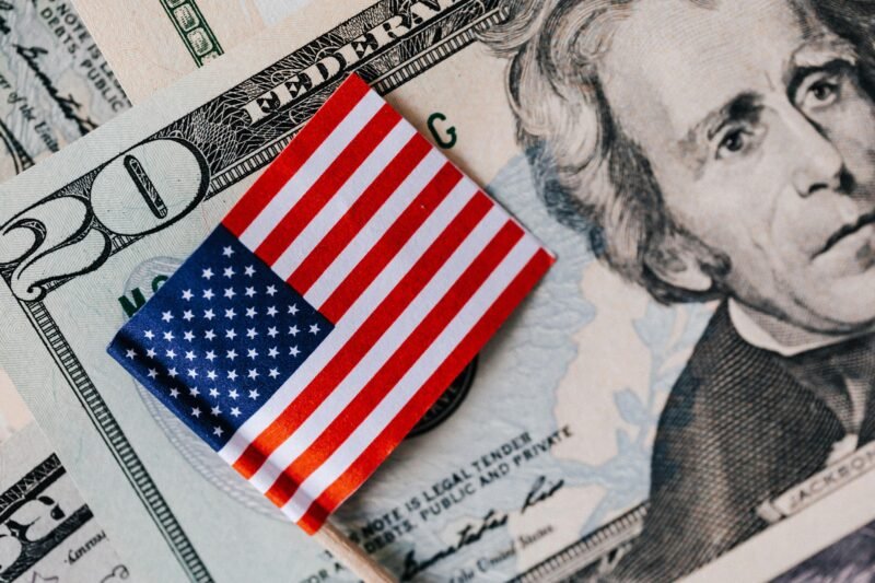 Top 10 Richest States in the US and 10 Poorest States