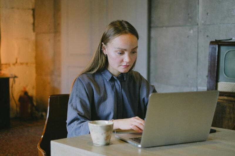 The Rise of ‘Lazy Investing’ Among Young Americans